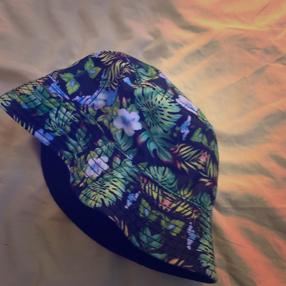 Flower bucket hat